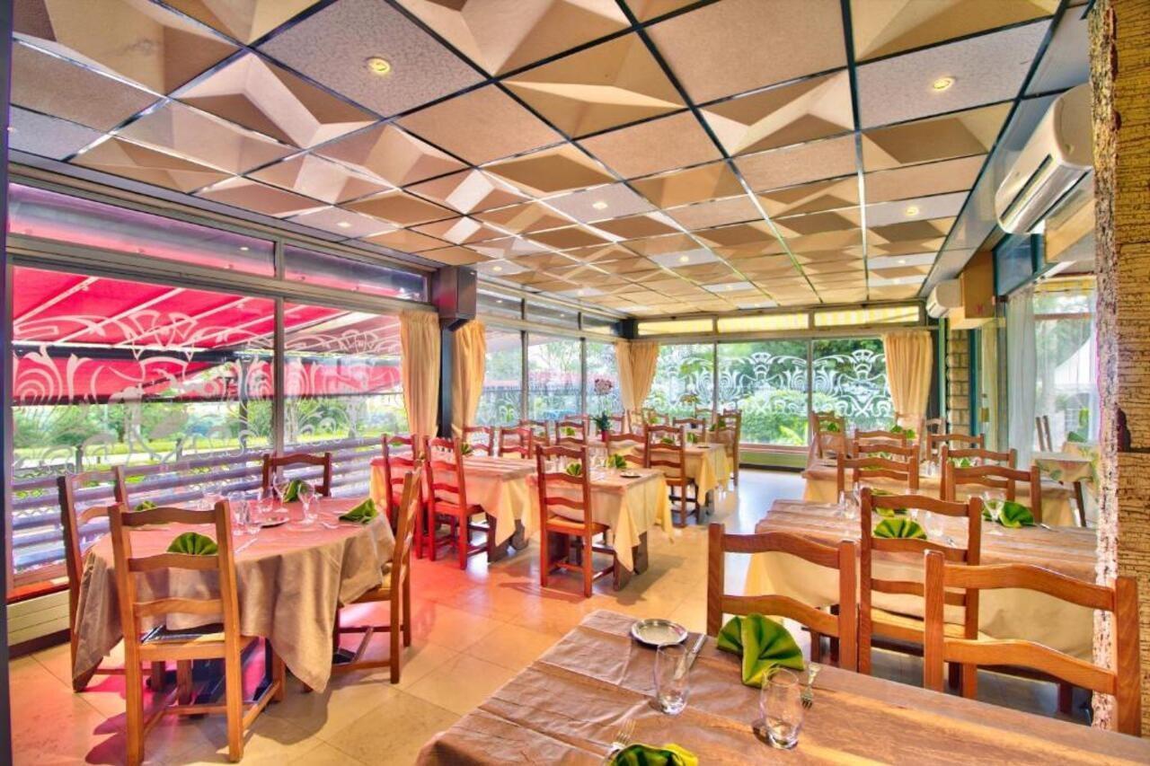 Logis Hotel Restaurant Le Chalet Du Mont Roland Sampans ภายนอก รูปภาพ