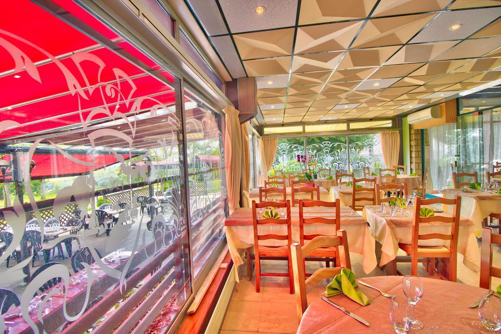Logis Hotel Restaurant Le Chalet Du Mont Roland Sampans ภายนอก รูปภาพ