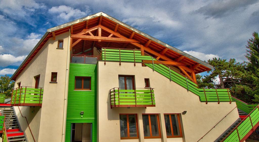 Logis Hotel Restaurant Le Chalet Du Mont Roland Sampans ภายนอก รูปภาพ