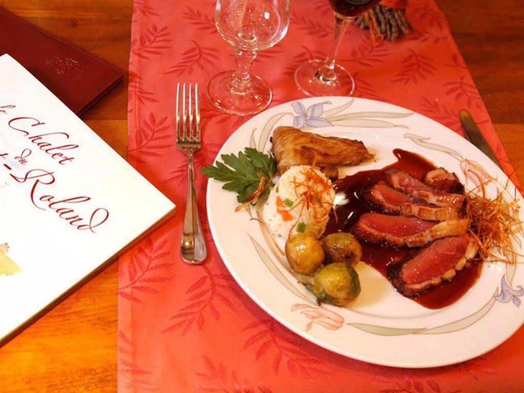 Logis Hotel Restaurant Le Chalet Du Mont Roland Sampans ภายนอก รูปภาพ